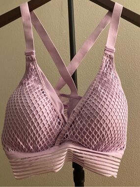 Unmarked VS Women’s Lavender Mesh Sports Bra - Molded Cup